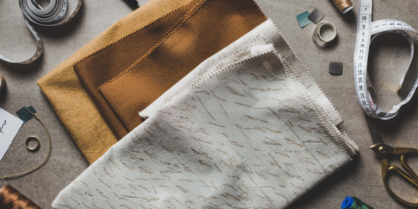 Wat zijn gesigneerde stoffen en waarom is het de moeite waard om erin te investeren – een complete gids